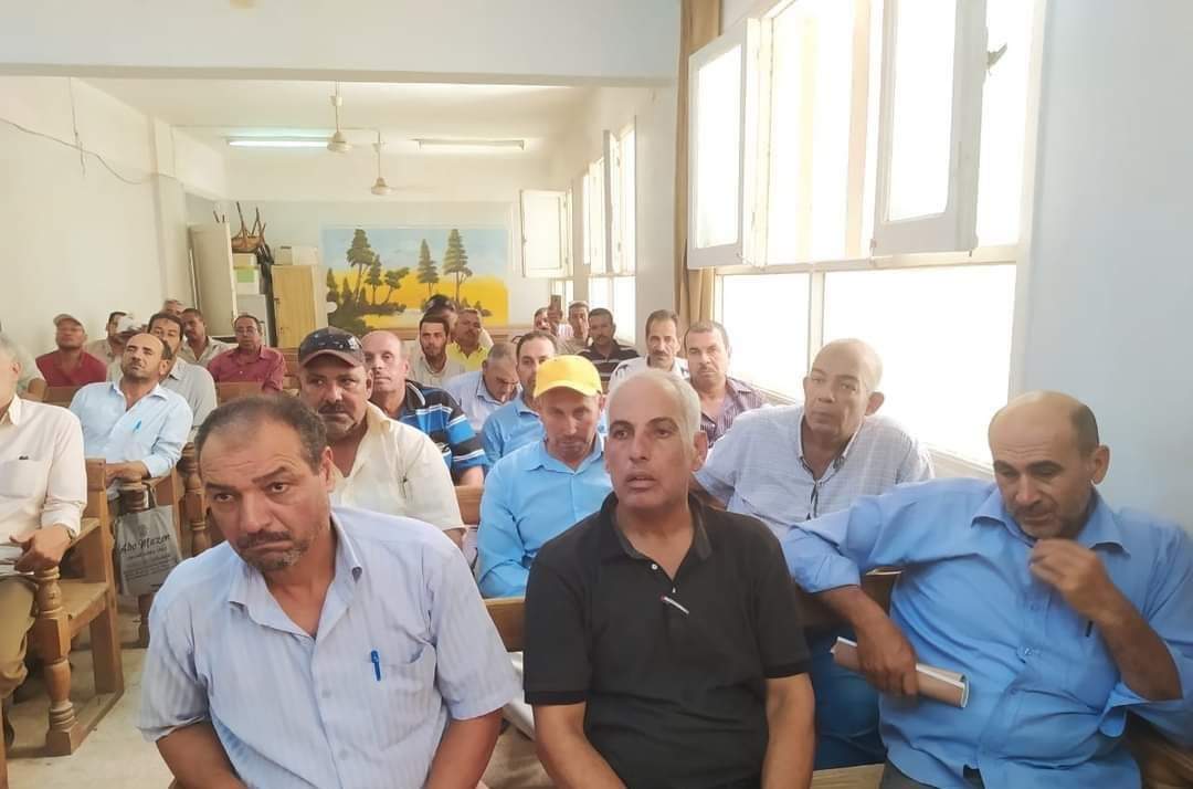 الشرقية تناقش مشكلات مزارعي الموالح فى ديرب نجم..صور
