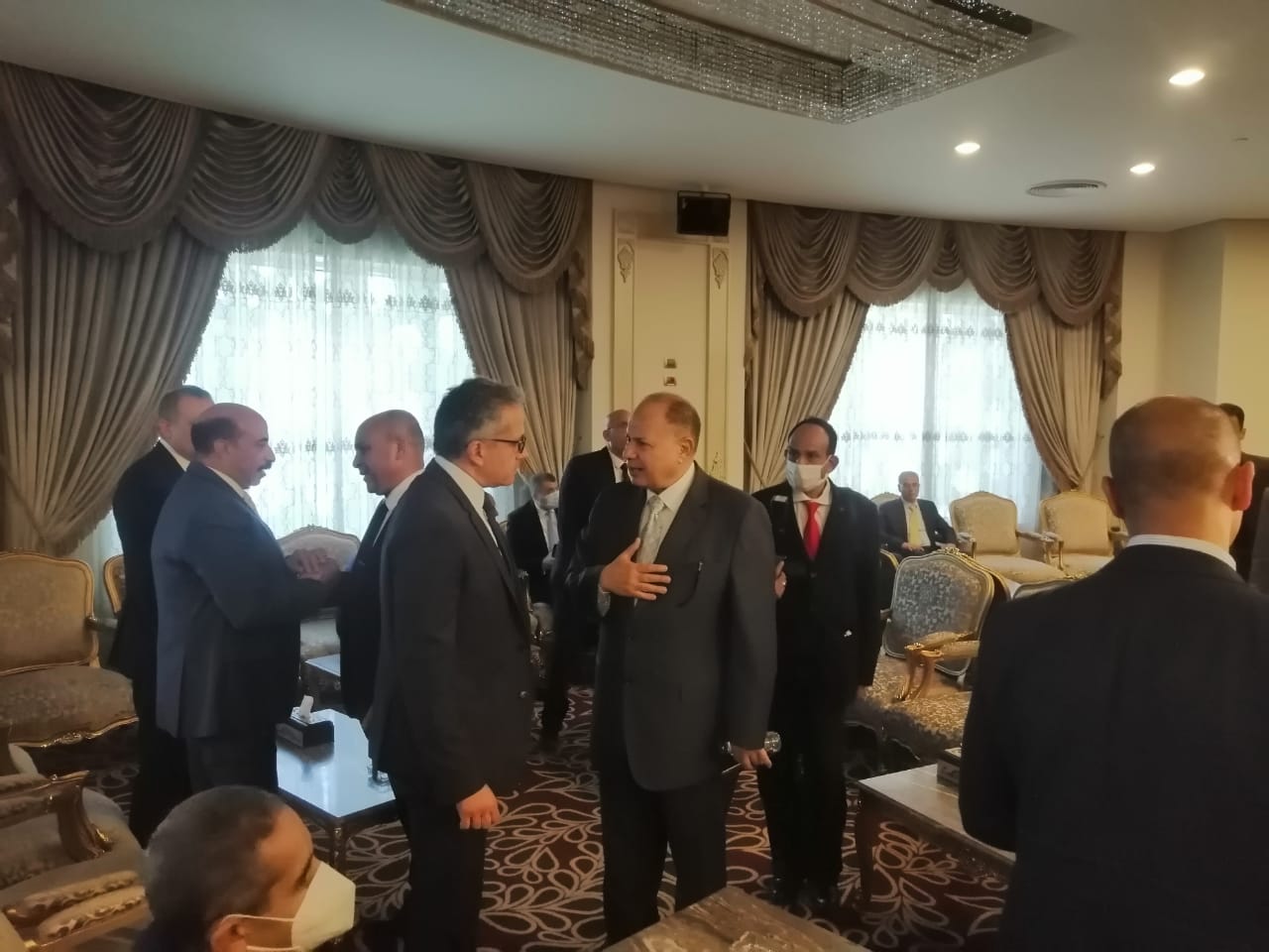 محافظ أسيوط يطالب وزير الآثار بسرعة  ترميم قصر ألكسان تمهيدًا لافتتاحه متحفًا قوميًا للمحافظة