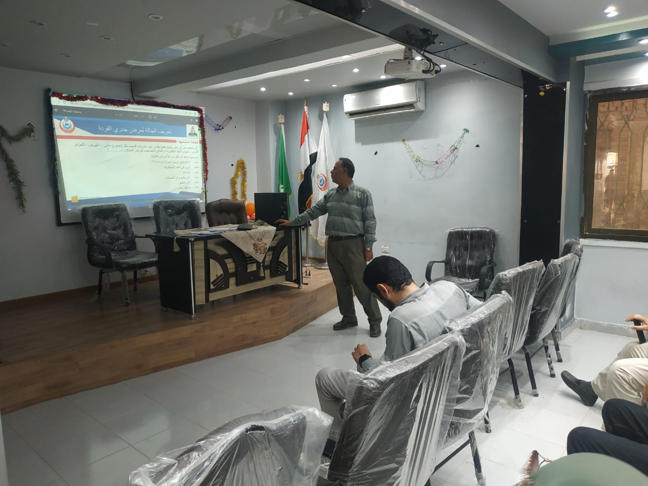 وكيل وزارة الصحة يجتنع بمسئولي الترصد بالشرقية لمناقشة مستجدات جدري القرود  