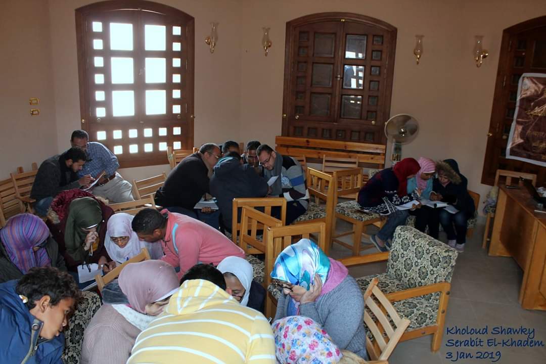   العمل فى المرحلة الثانية لتوثيق النقوش الصخرية بمنطقة وادي عميرة بسيناء 
