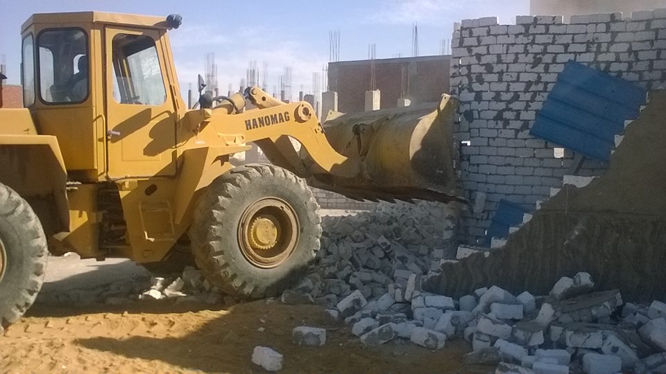 تنفيذ 31  قرار إزالة  بحى الجناين  بالسويس  