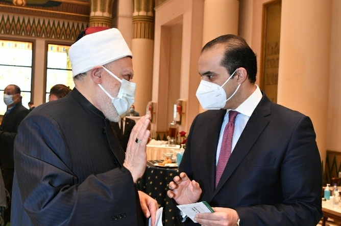 أ.د. علي جمعة يتسلم كارنيه عضوية 