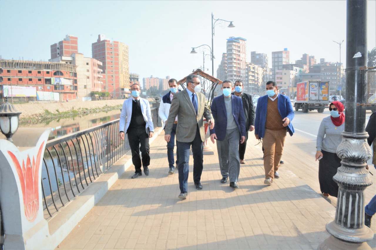 محافظ الغربية: جولات يومية لمتابعة أعمال الرصف في جميع المدن والأحياء-صور