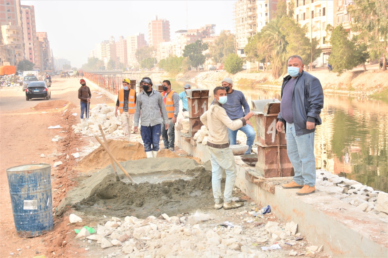 محافظ الغربية: جولات يومية لمتابعة أعمال الرصف في جميع المدن والأحياء-صور