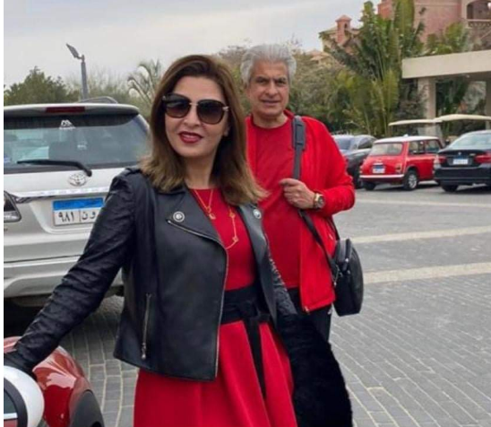 زوجة وابنة واحدة.. صور نادرة لـ الابراشى مع اسرته