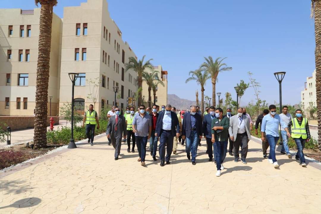 سعفان يزور جامعة الملك سلمان ويتفقد المباني والمدرجات والملاعب الرئيسية