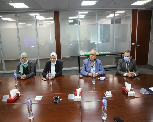 القوي العاملة تتفقد معمل هواوي بالقرية الذكية .. وتعزيز سبل التعاون في مجال التحول الرقمي