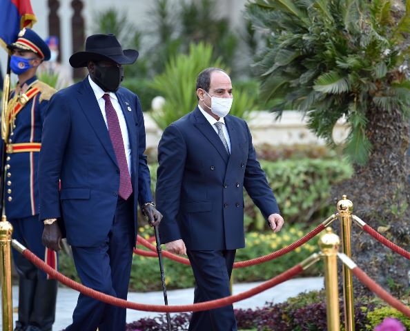 المتحدث الرئاسي ينشر صورًا لاستقبال ومباحثات الرئيس السيسي وسيلفا كير بالاتحادية 