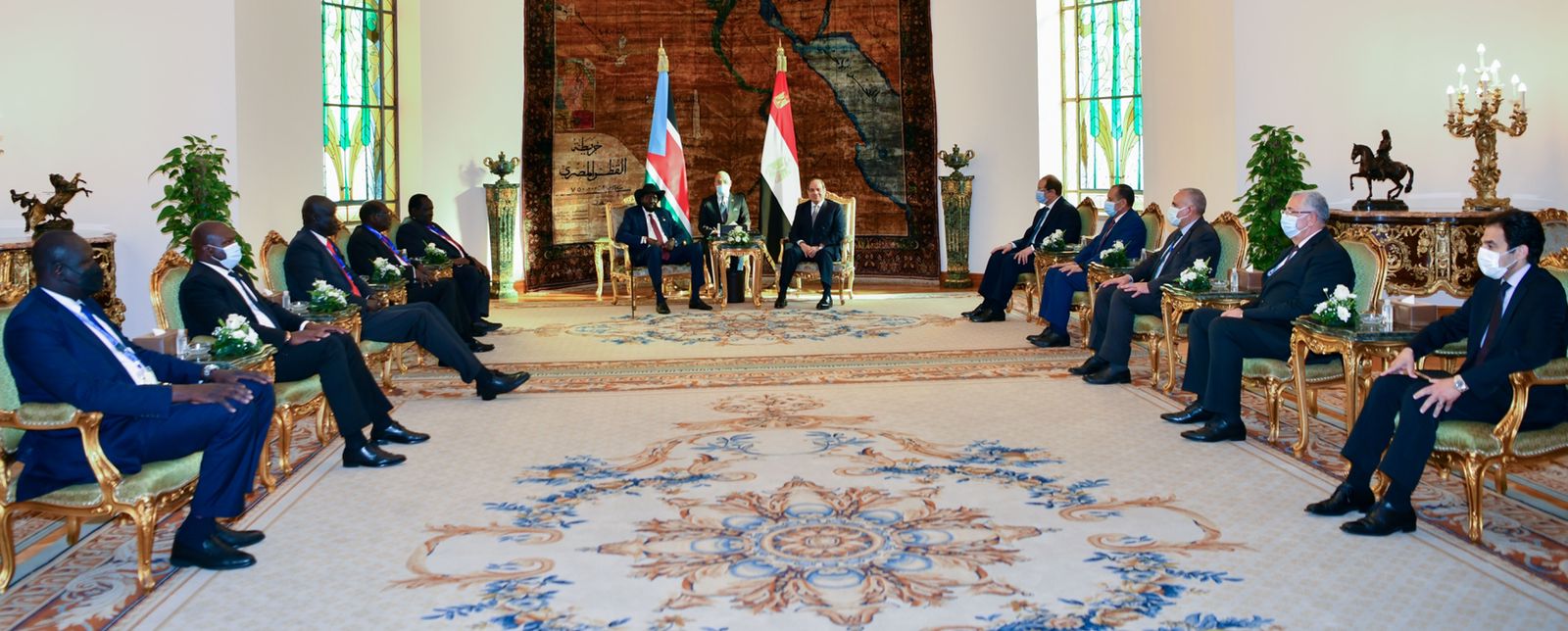 المتحدث الرئاسي ينشر صورًا لاستقبال ومباحثات الرئيس السيسي وسيلفا كير بالاتحادية 