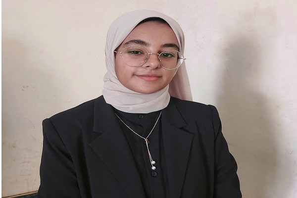 الطالبة أروى محسن