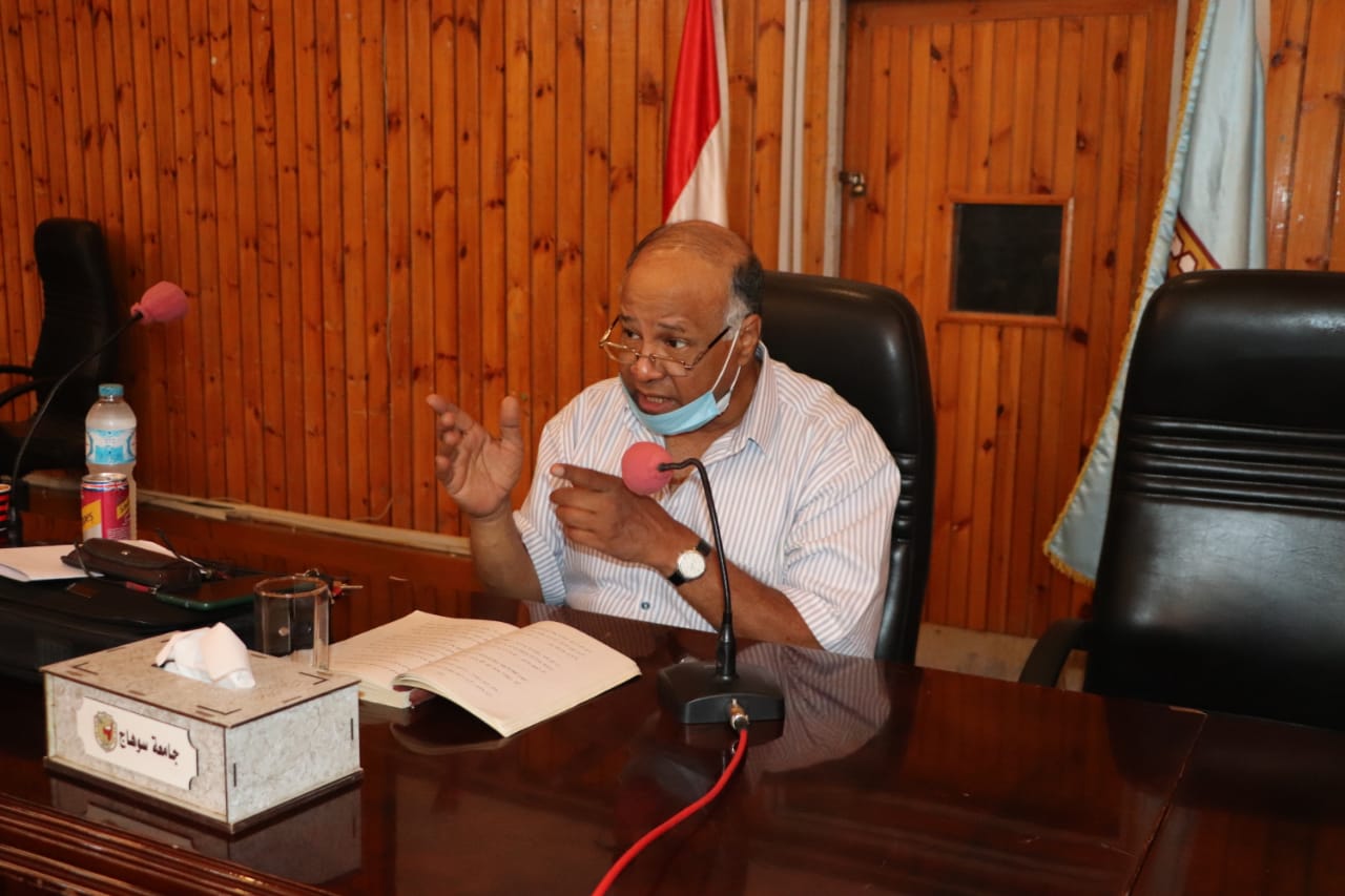  دورات التنمية السياسية لطلاب جامعة سوهاج