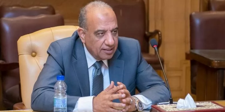 الدكتور محمود عصمت وزير الكهرباء والطاقة المتجددة