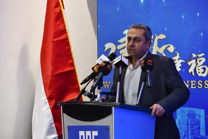 خالد عباس: حجم الإنجاز بمنطقة الأعمال  بالعاصمة الإدارية يتم تنفيذه بسواعد مصرية 