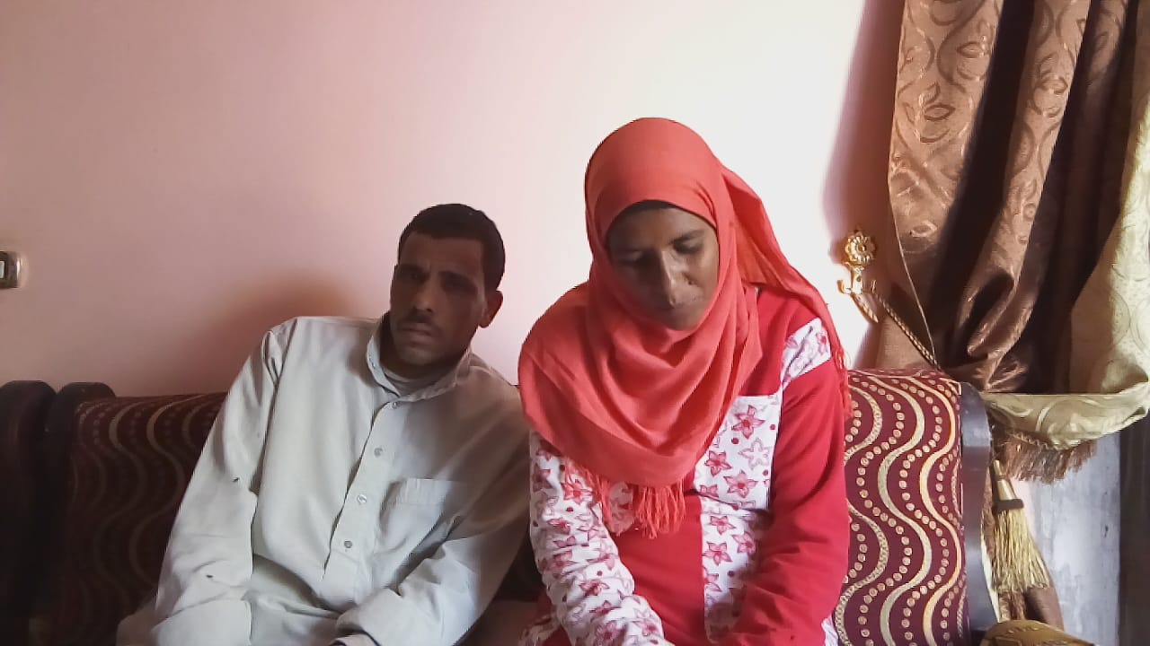 قمة الوجع مآساة حقيقية  لسنوات من الحرمان تعيشها أسرة فقيرة لم ترزق بأطفال بالوادى الجديد