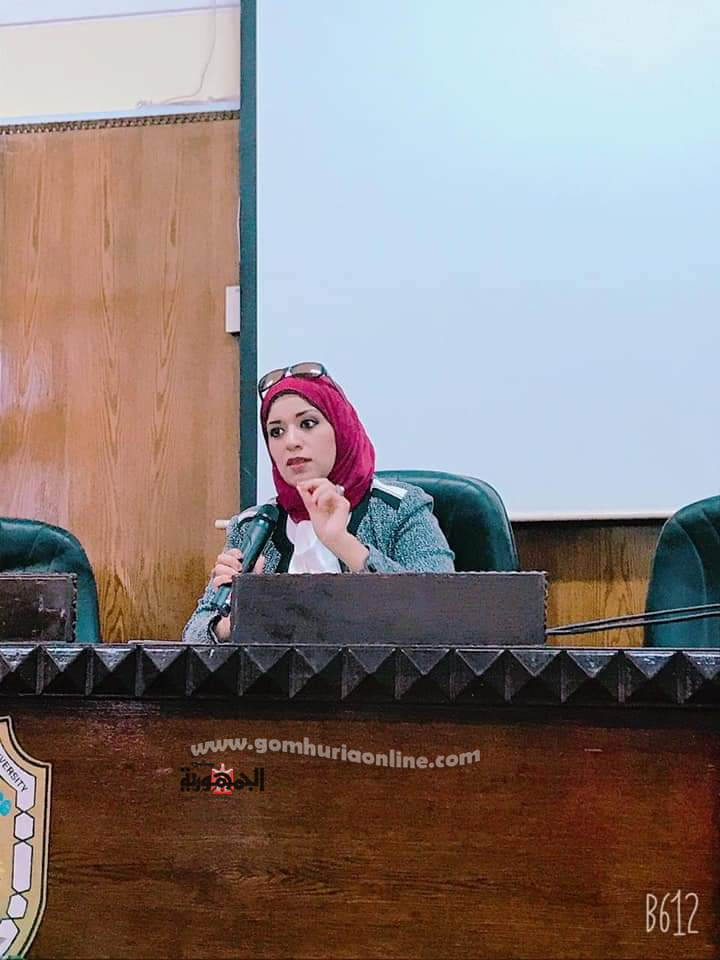ندوة عن الدعم النفسي والإجتماعي لفتيات جامعة سوهاج عن مواجهة العنف ضد المرأة..صور
