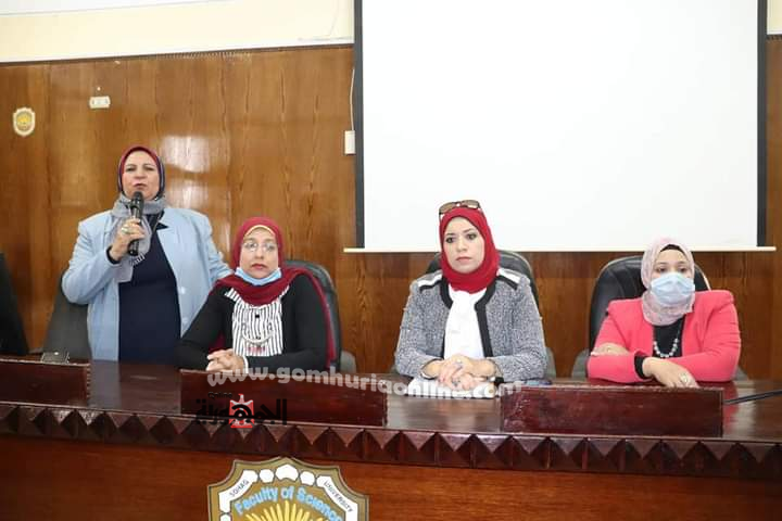 ندوة عن الدعم النفسي والإجتماعي لفتيات جامعة سوهاج عن مواجهة العنف ضد المرأة..صور