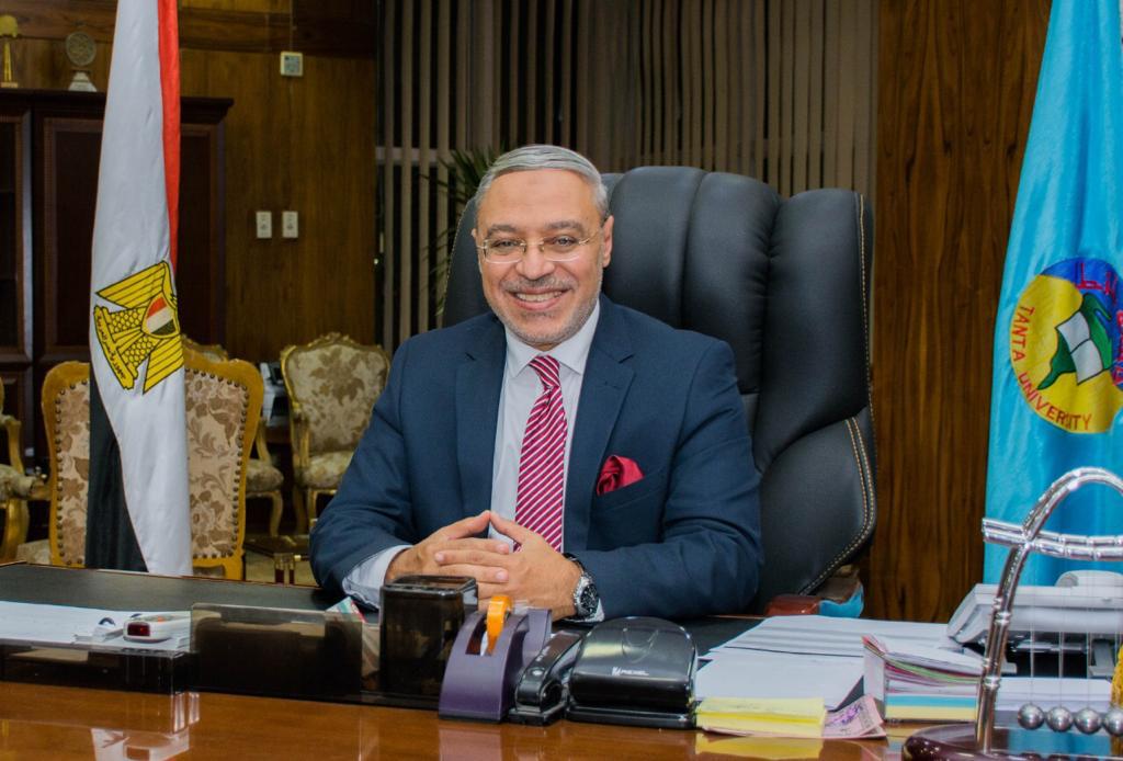 منح مركز الطب النفسي بجامعة طنطا الميدالية البلاتينية 