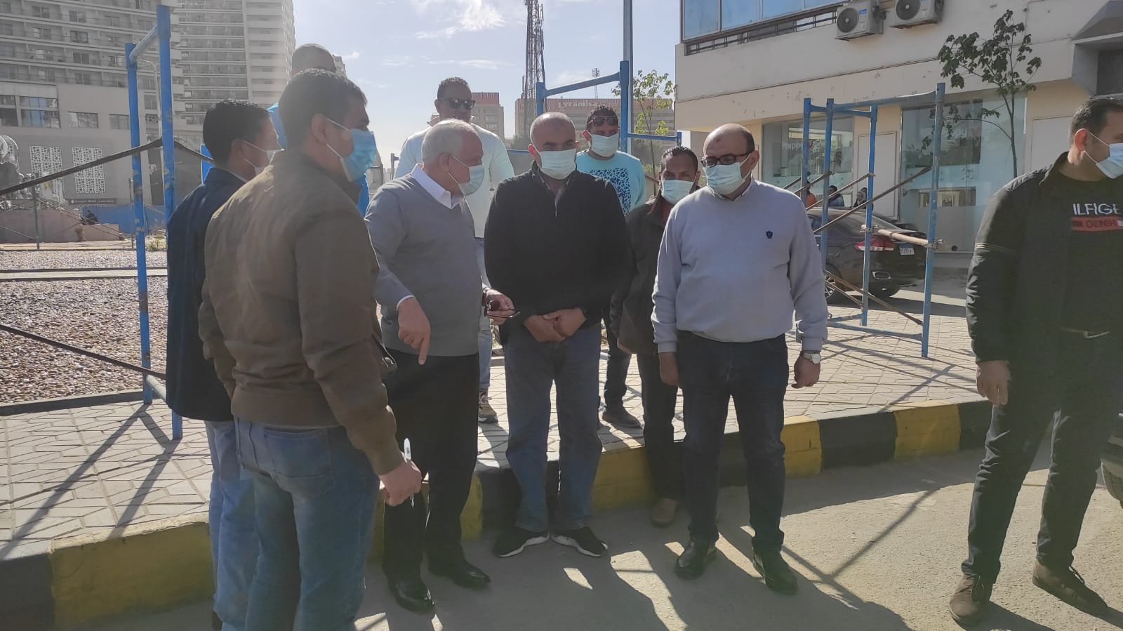 محافظ الجيزة يتفقد أعمال رصف وتطوير شارع النيل 