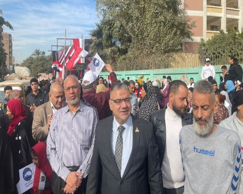 النائب سيد حجازي يتقدم مسيرة حاشدة للتصويت بالانتخابات الرئاسية 