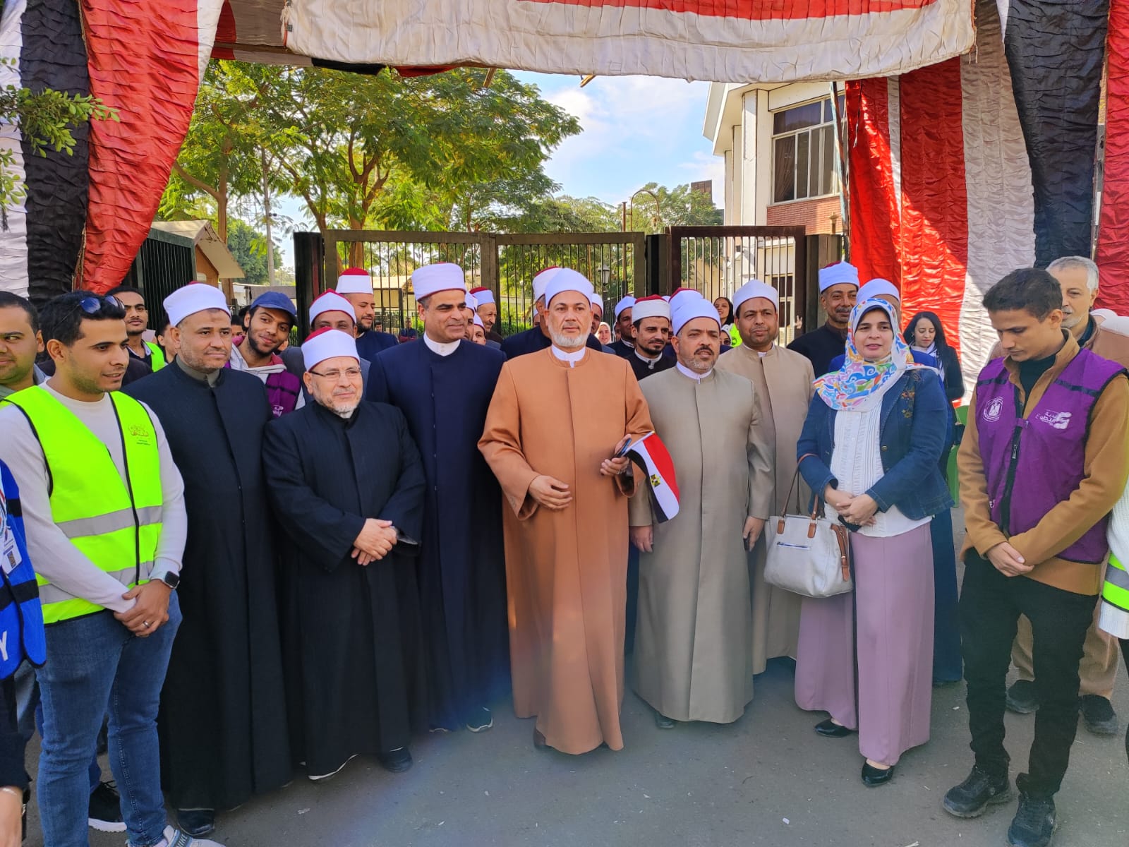 محافظ أسيوط: اقبال متزايد وتزاحم على لجان الاقتراع 