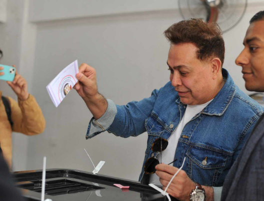 حكيم امام لجمهوره: 