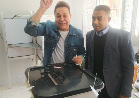 حكيم امام لجمهوره: 