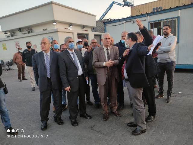 رئيس مصلحة الجمارك  يتفقد سير العمل بميناء الاسكندرية