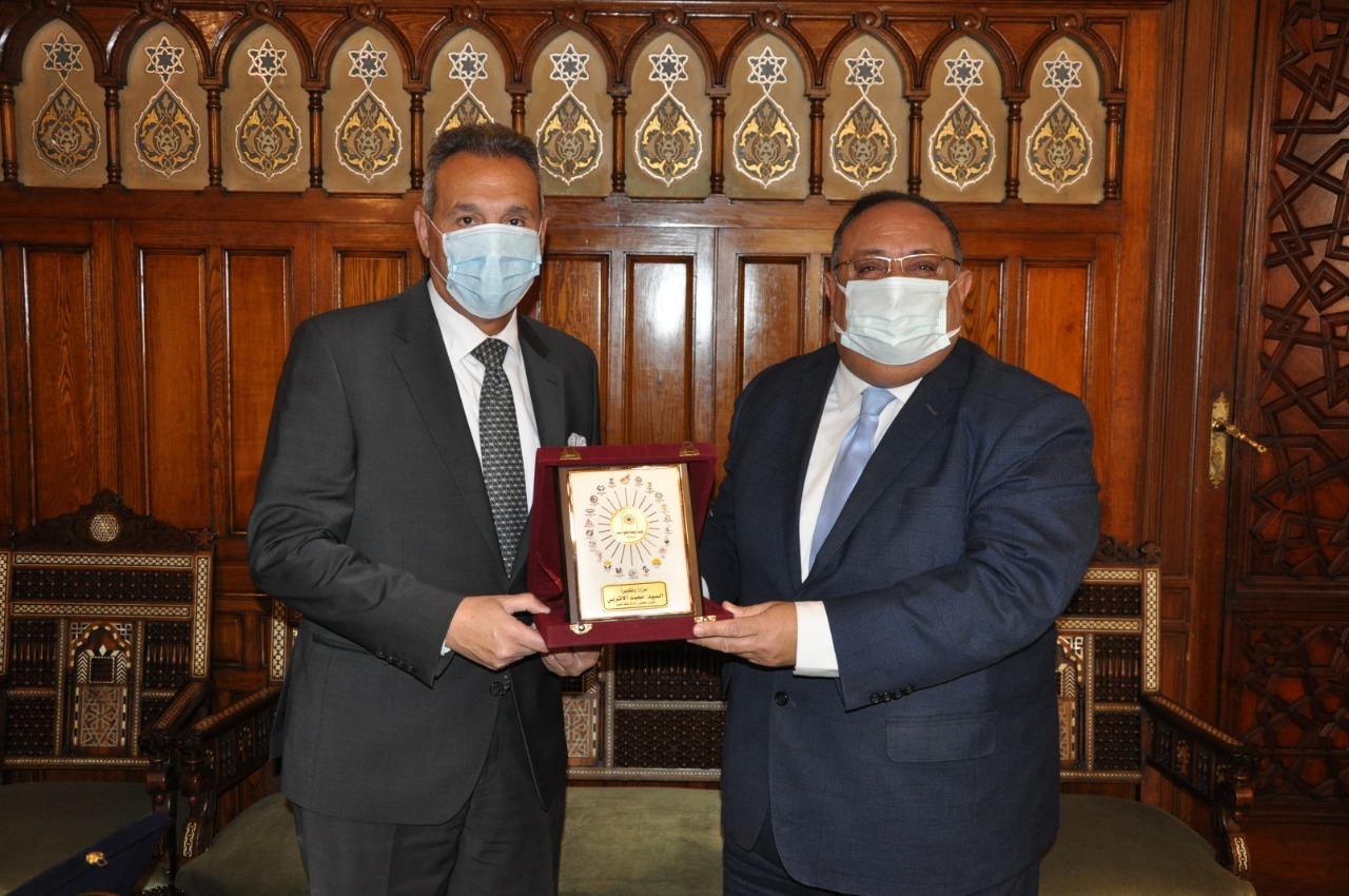 الدكتور ماجد نجم رئيس جامعة حلوان يلتقي رئيس مجلس إدارة بنك مصر