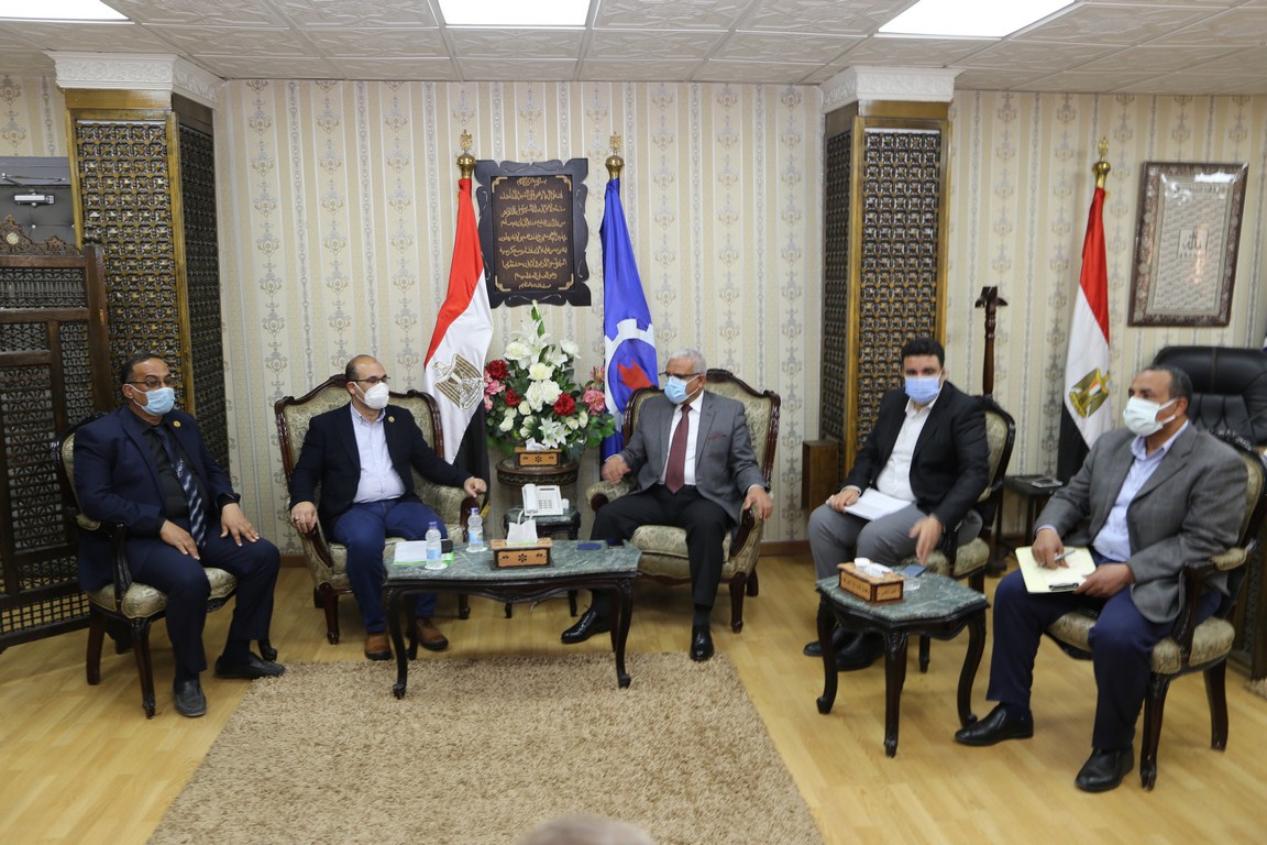 محافظ السويس يستقبل أعضاء مجلسي الشيوخ والنواب