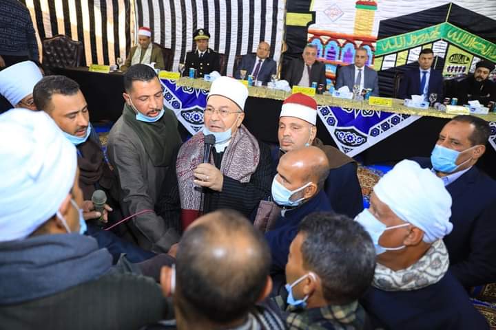 محافظ سوهاج ومدير الأمن يشهدان صلح عائلتي 