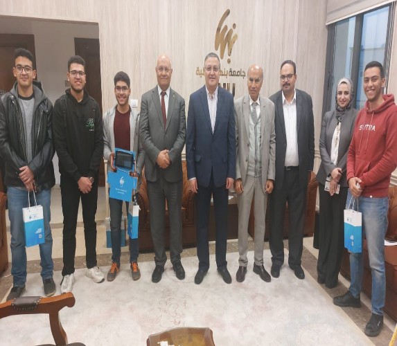 تكريم الفائزين بالمركز الثاني في هاكاثون الحكومة الذكية بجامعة بنها الأهلية 