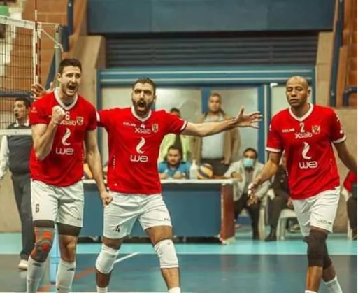 الاهلي في الطائره