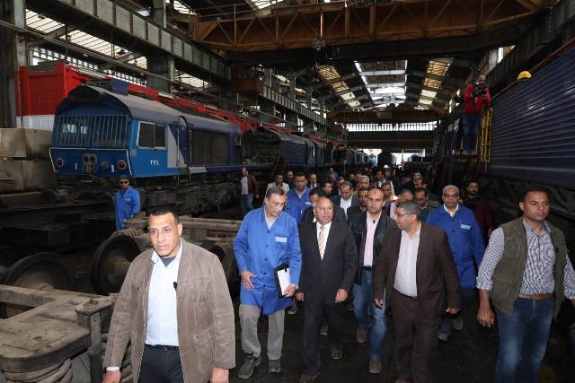  وزير النقل يتابع  اعمال العمرة الجسيمة لـ 41 جرار