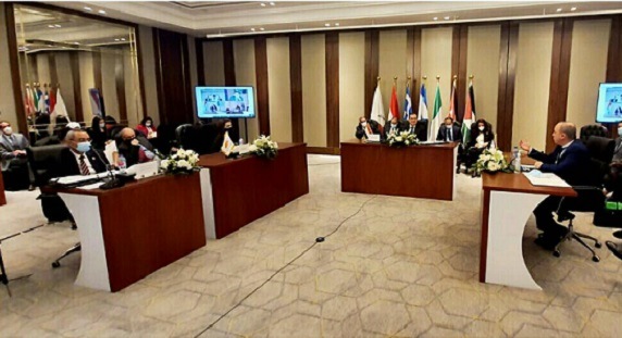 وزير البترول طارق الملا يلقي كلمة مصر على هامش المنتدى 