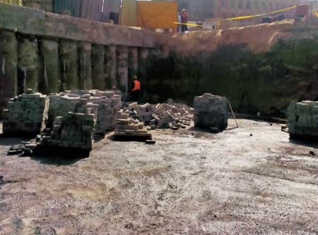 محافظ  الشرقية يتفقد العمل بمشروع نفق عرابى بالزقازيق