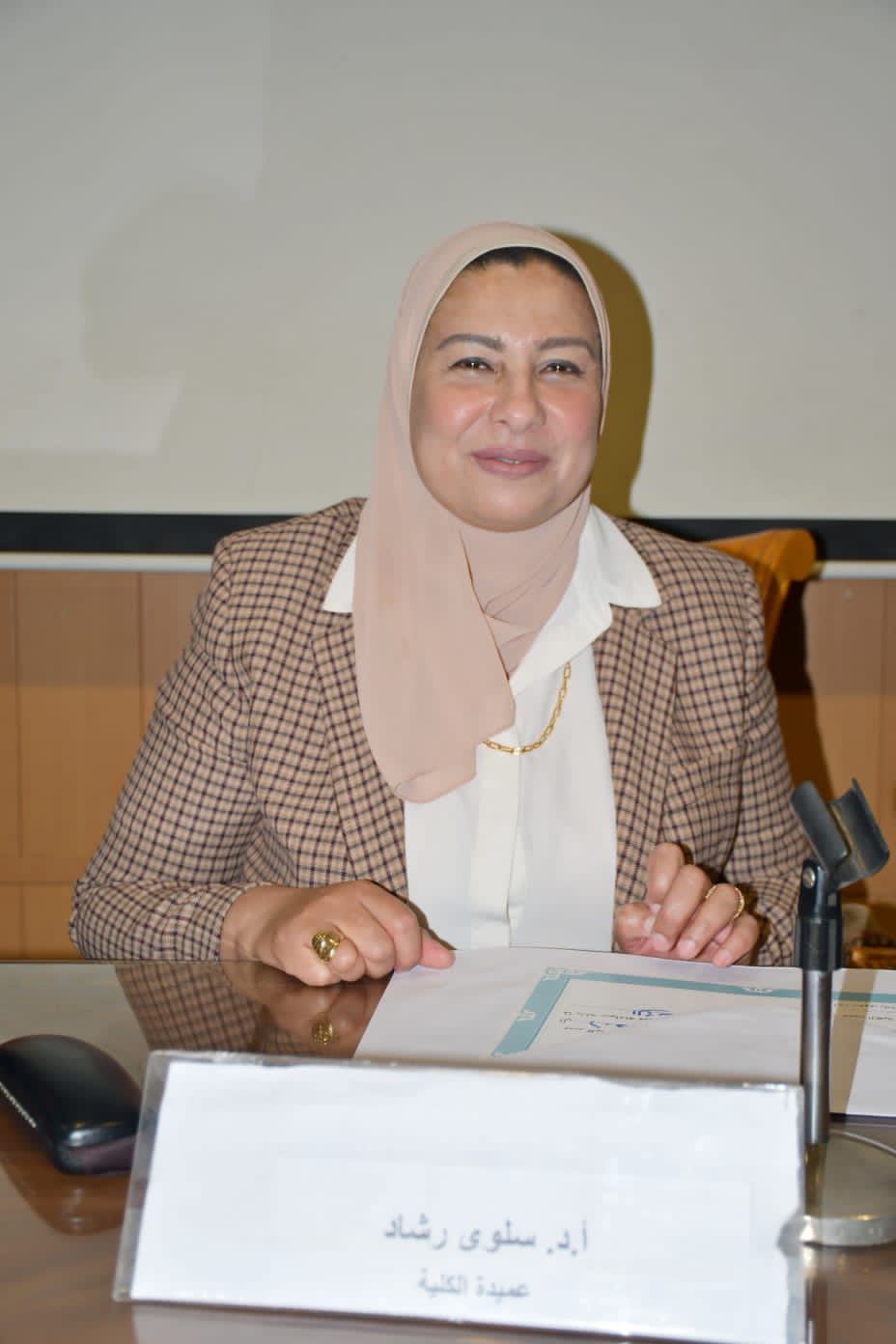 وحدة دعم المرأة ومناهضة العنف تشارك في الأسبوع الثقافي بألسن عين شمس 