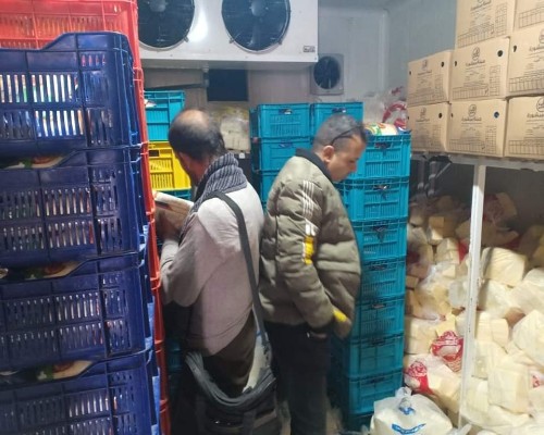 صحة القليوبية تضبط  ١٠٠٠ ك موزاريلا مجهولة الهوية بمصنع بالقناطر 