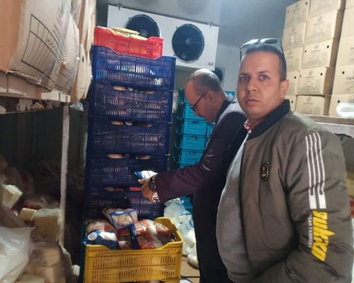 صحة القليوبية تضبط  ١٠٠٠ ك موزاريلا مجهولة الهوية بمصنع بالقناطر 