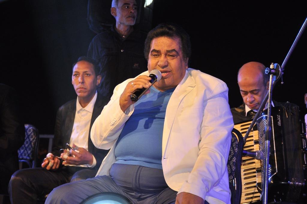 مواويل أحمد عدوية تشعل خيمة رمضانية بالشيخ زايد .. صور