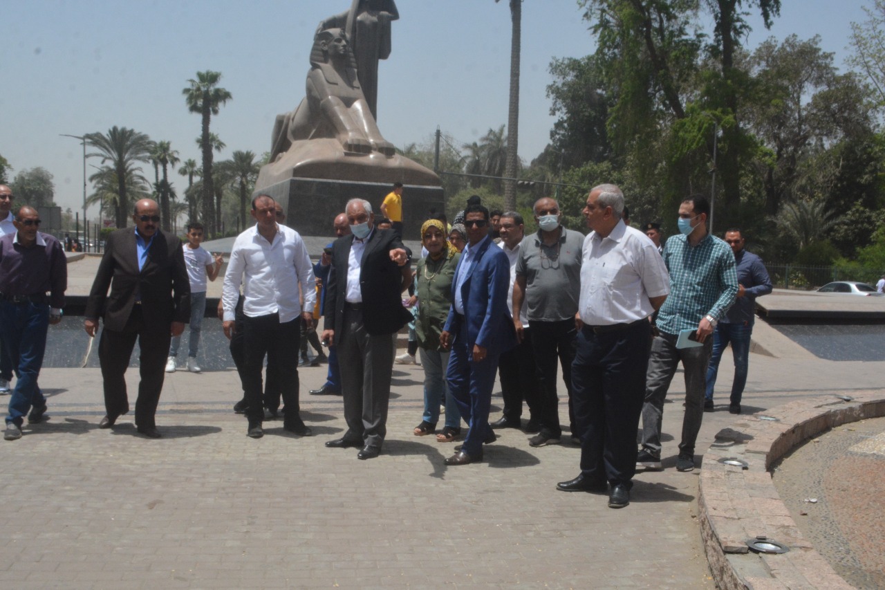 محافظ الجيزة.. رصف وتطوير محاور مرورية بالعديد من القطاعات لتيسير الحركة المرورية