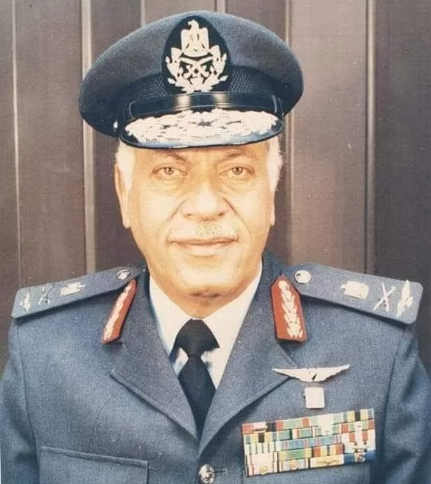 اللواء طيار نبيل شكرى