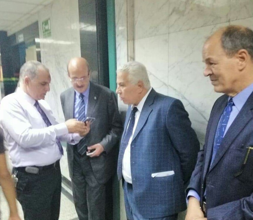 وكيلي الصحة والتعليم يطمئنان علي طالب سقط من اعلى بلجنة الامتحانات بالبحيرة