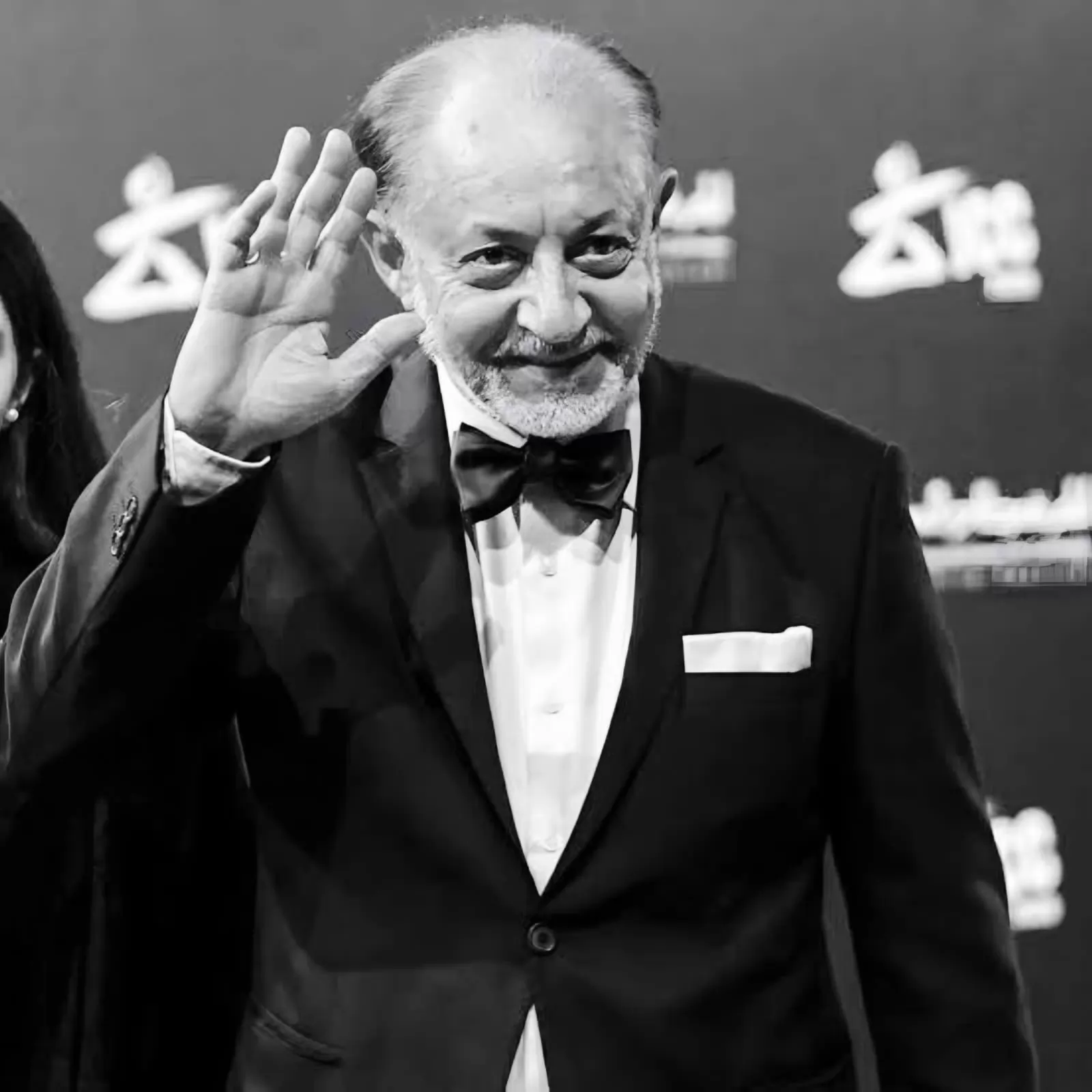 الفنان القدير عبد العزيز مخيون