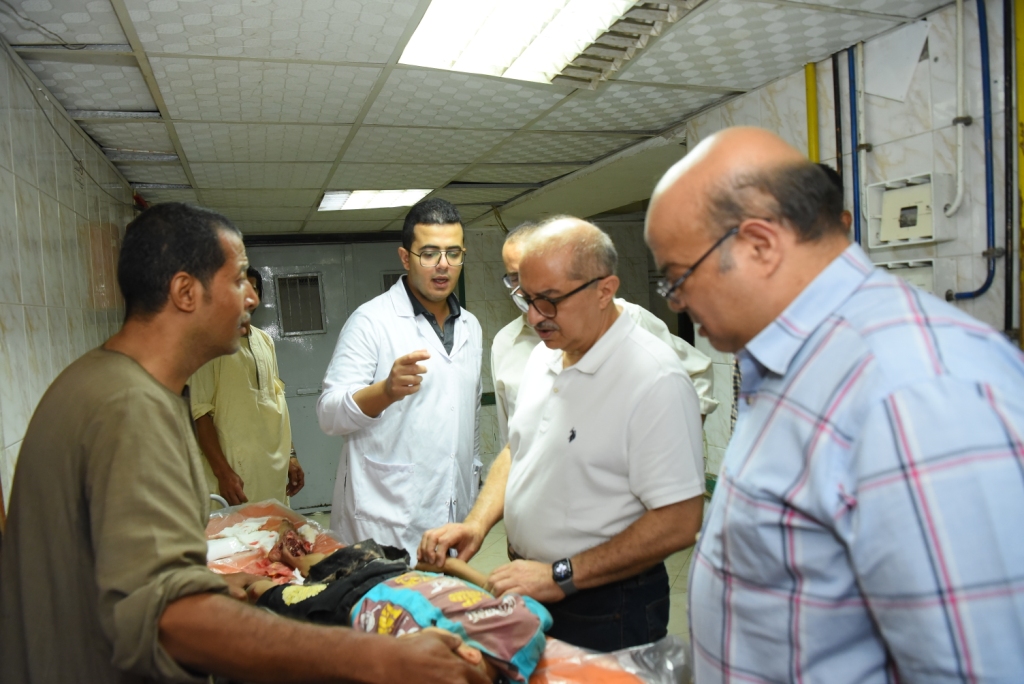 رئيس جامعة أسيوط  يعلن نجاح عملية جراحية لإنقاذ طفل عمره 6 سنوات من بتر  الساق