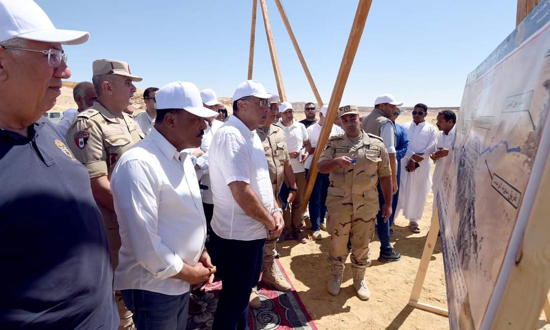 رئيس الوزراء يتفقد مشروع تطوير منظومة إدارة الري والصرف بسيوة