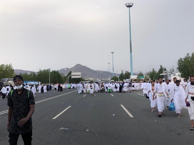جبل الرحمة بمشعر عرفه يستقبل ضيوف الرحمن.. اليوم