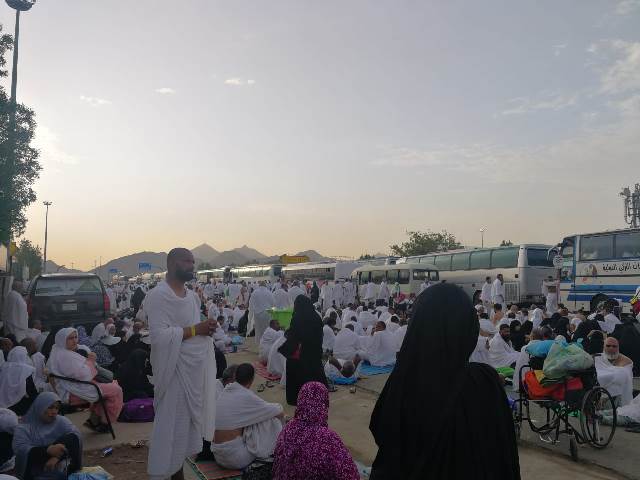 جبل الرحمة بمشعر عرفه يستقبل ضيوف الرحمن.. اليوم