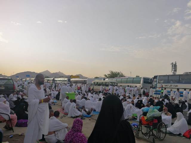 جبل الرحمة بمشعر عرفه يستقبل ضيوف الرحمن.. اليوم