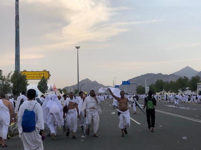 جبل الرحمة بمشعر عرفه يستقبل ضيوف الرحمن.. اليوم
