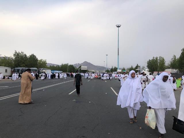 جبل الرحمة بمشعر عرفه يستقبل ضيوف الرحمن.. اليوم